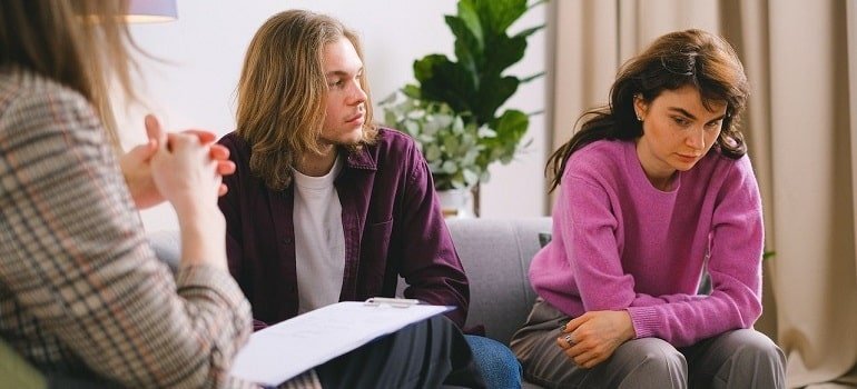 Couple in therapy for addiction.