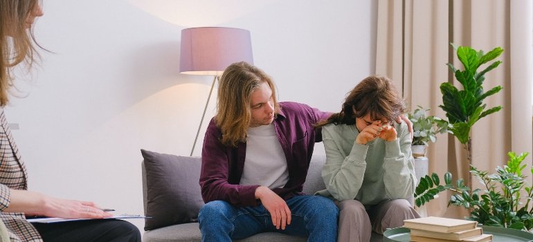 therapy group talking about behavioral therapy in cocaine addiction treatment