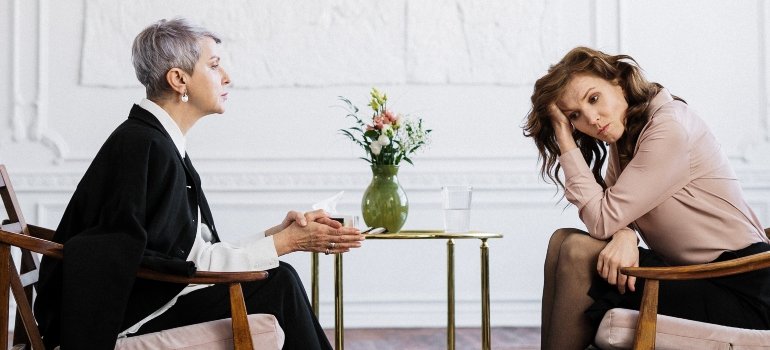 two people talking about alcohol and women's health