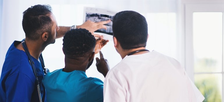 doctors discussing common co-occurring disorders in dual diagnosis