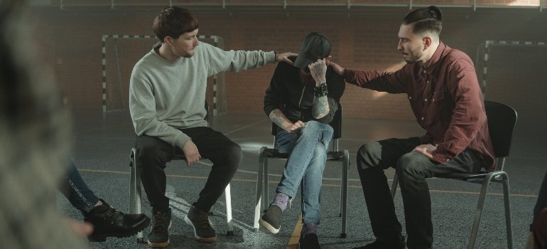 people in group therapy
