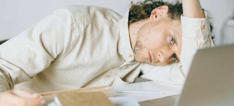 A man researching the Rise in Benzodiazepine Abuse