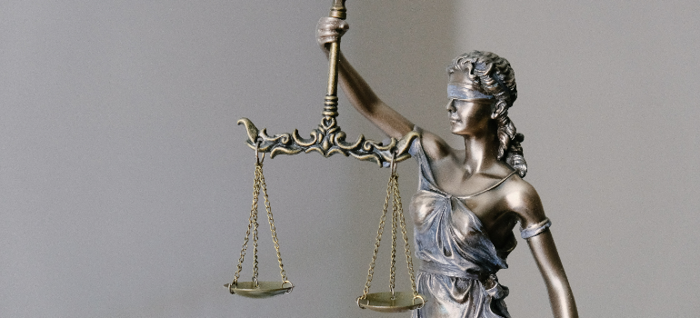 the statue of the Greek goddess of justice 