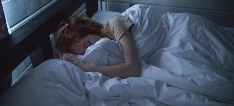 Woman Sleeping showing the difference between Gabapentin vs Xanax