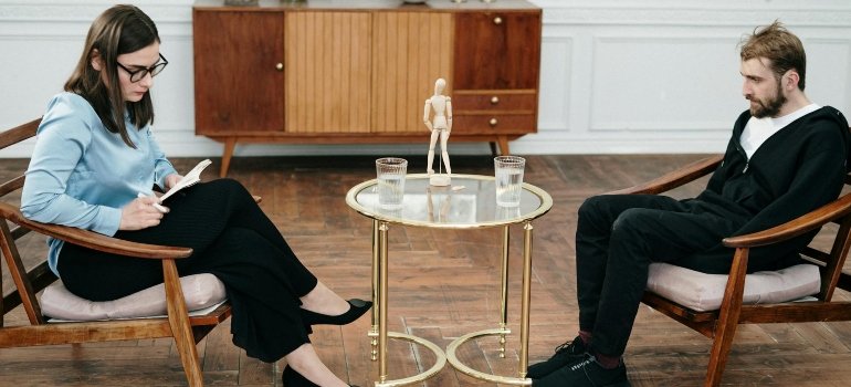 a man talking to a therapist about Cocaine Addiction and Weight Loss 