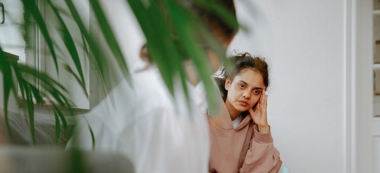 Woman talking about weaning off Prozac with her therapist.